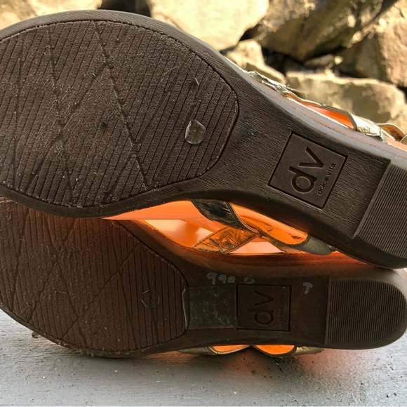 Dolce Vita DV Women’s Gold Slingback Summer Thongs Flats Sandals Size 7.5 - Picture 12 of 13